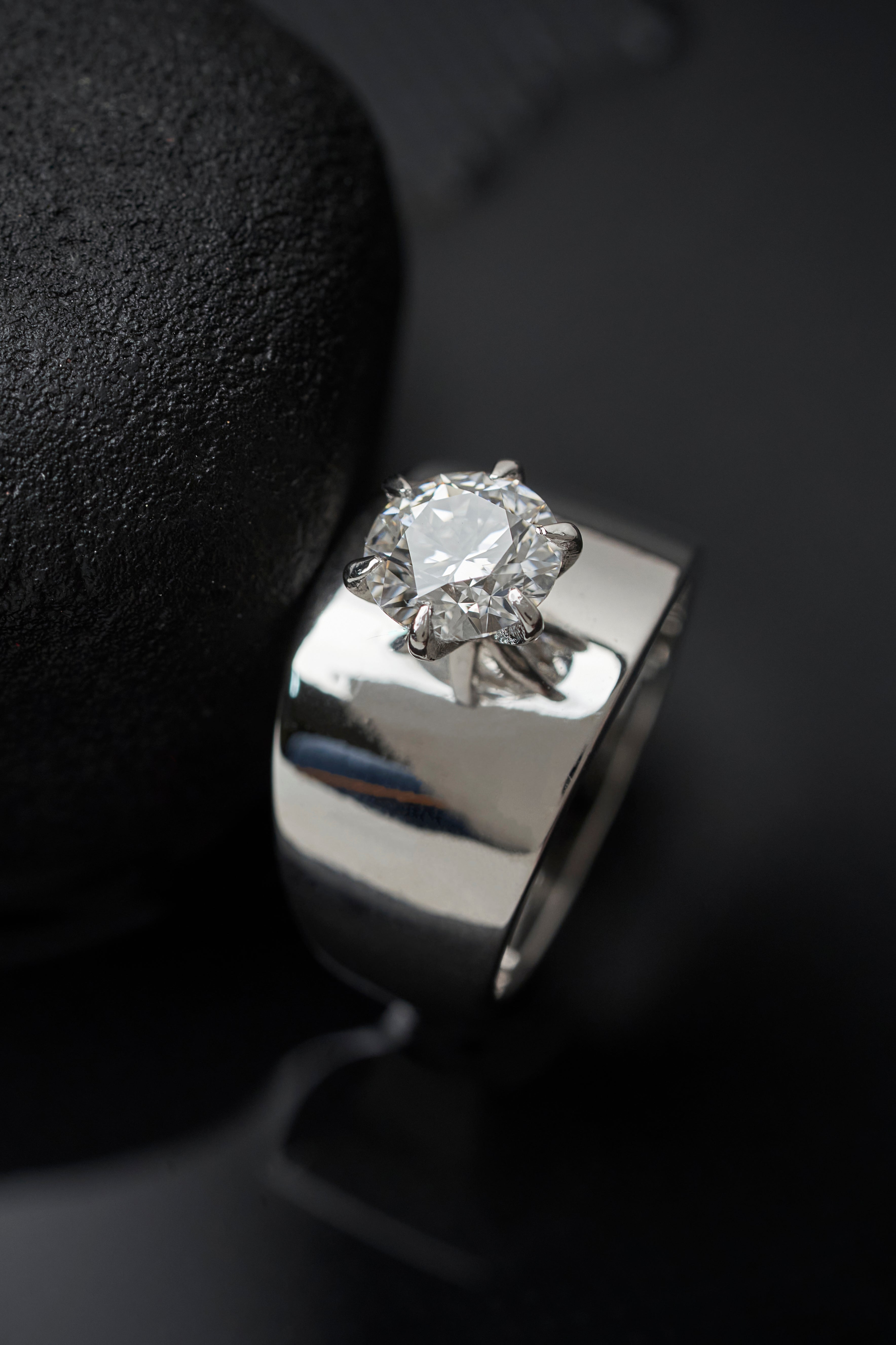 Floating Diamond Thick Band Ring