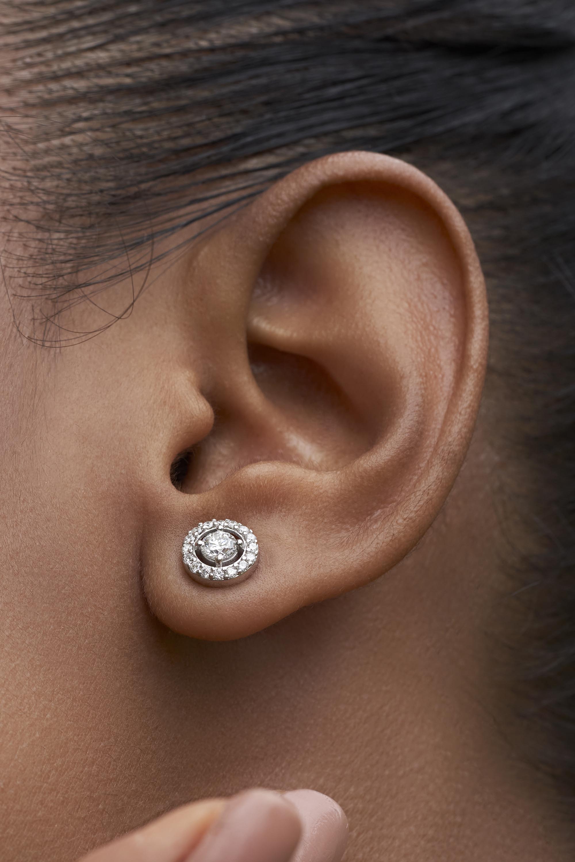 50 pointer diamond halo studs