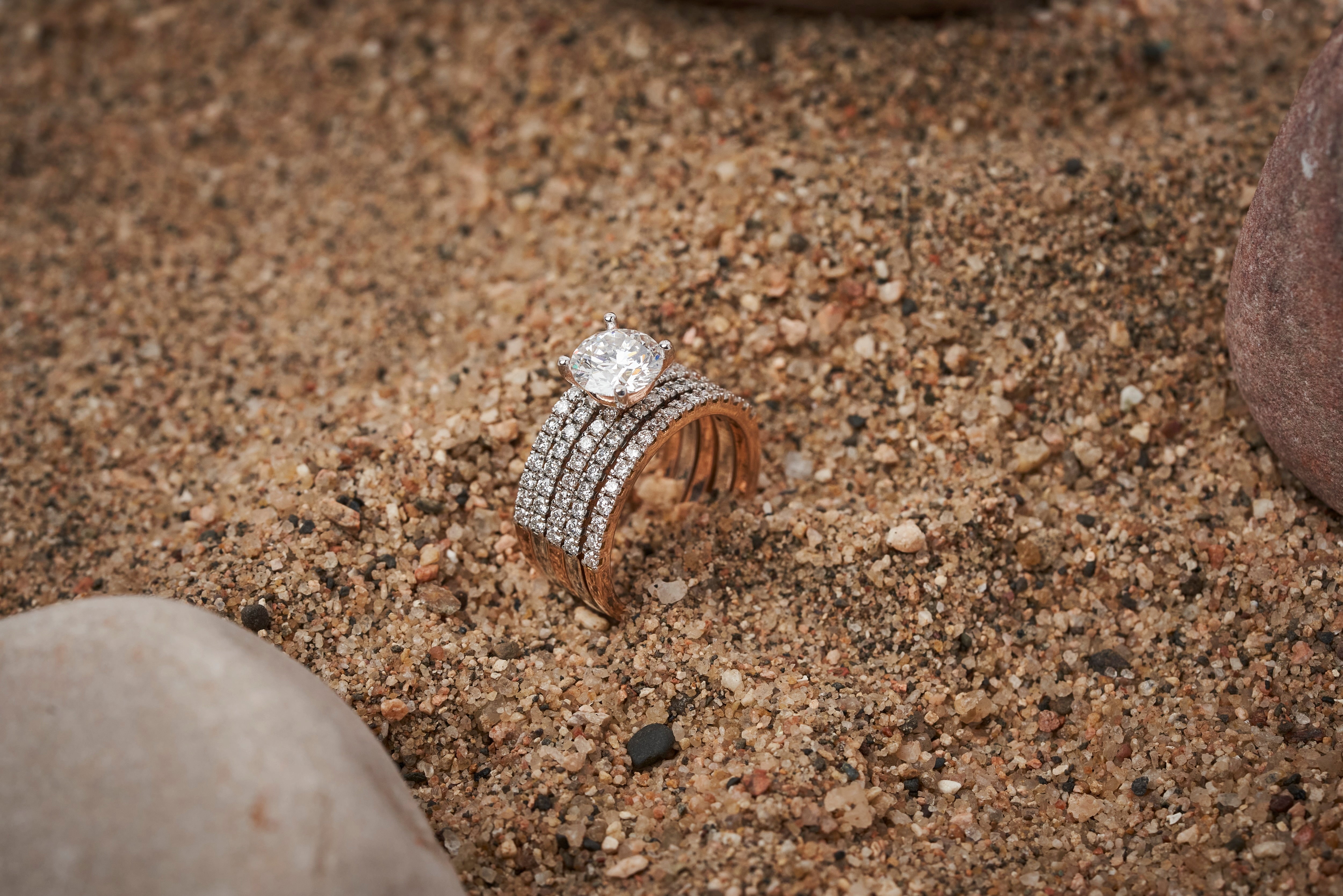 The queeny affair diamond ring set