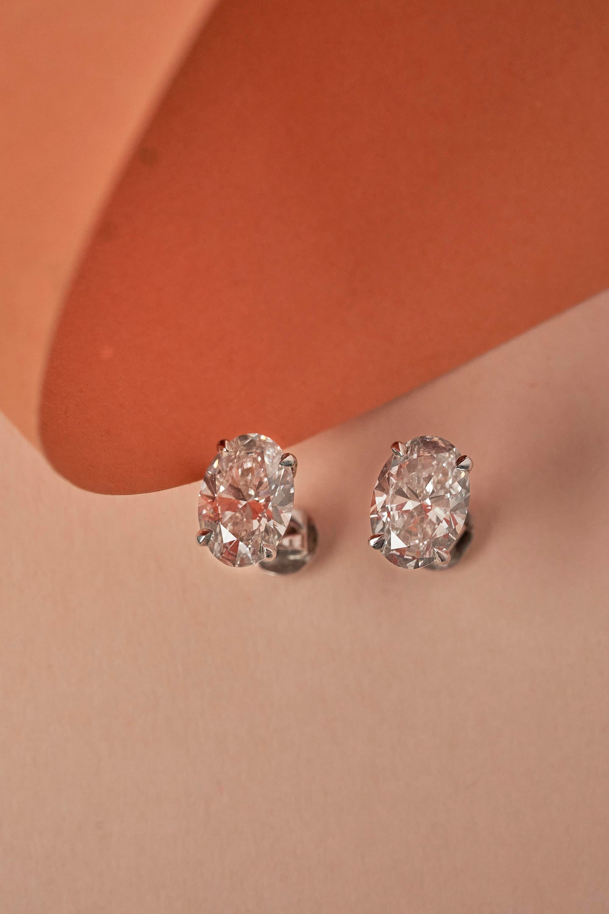 Oval Queen diamond studs