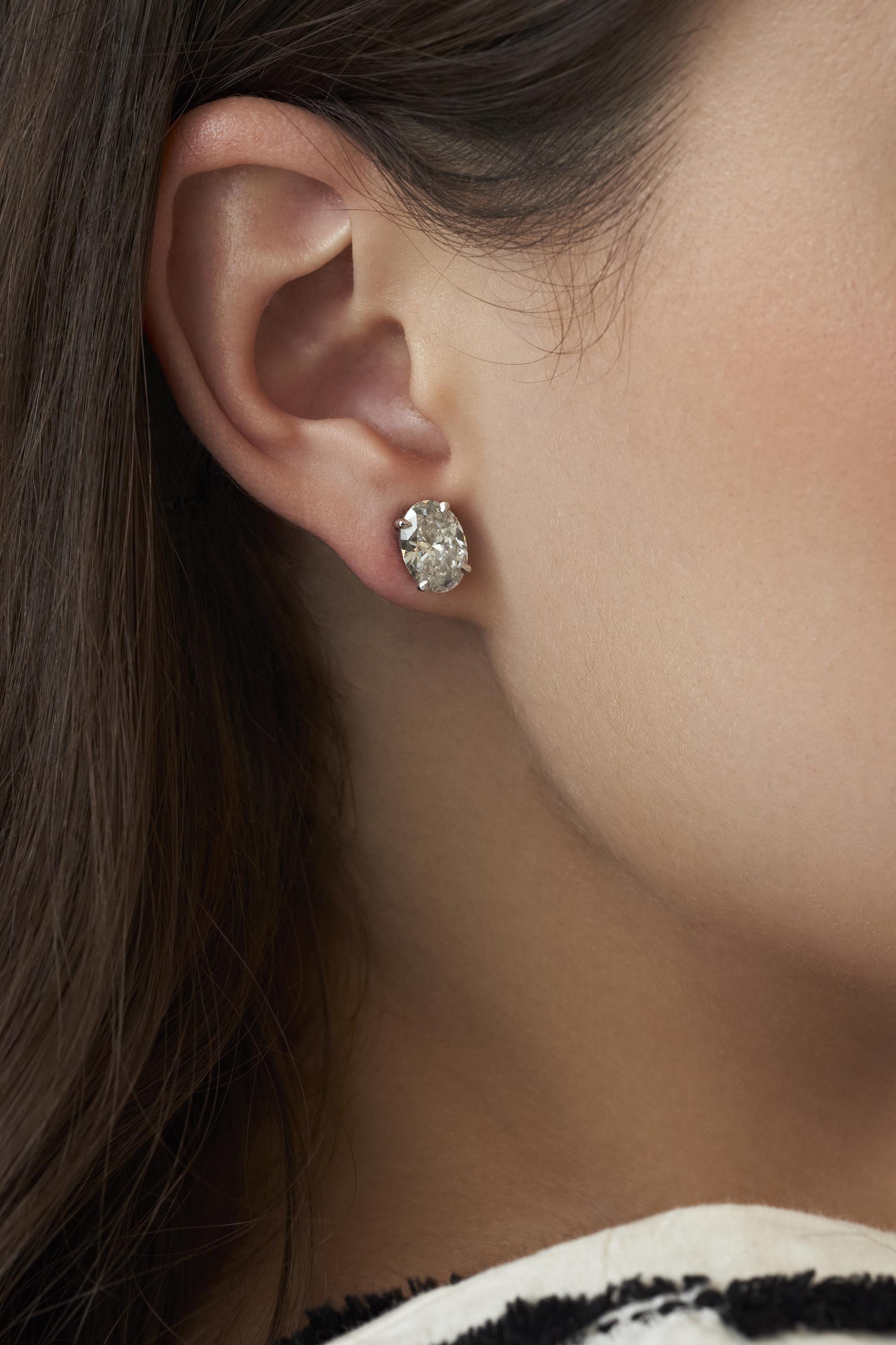 Oval Queen diamond studs