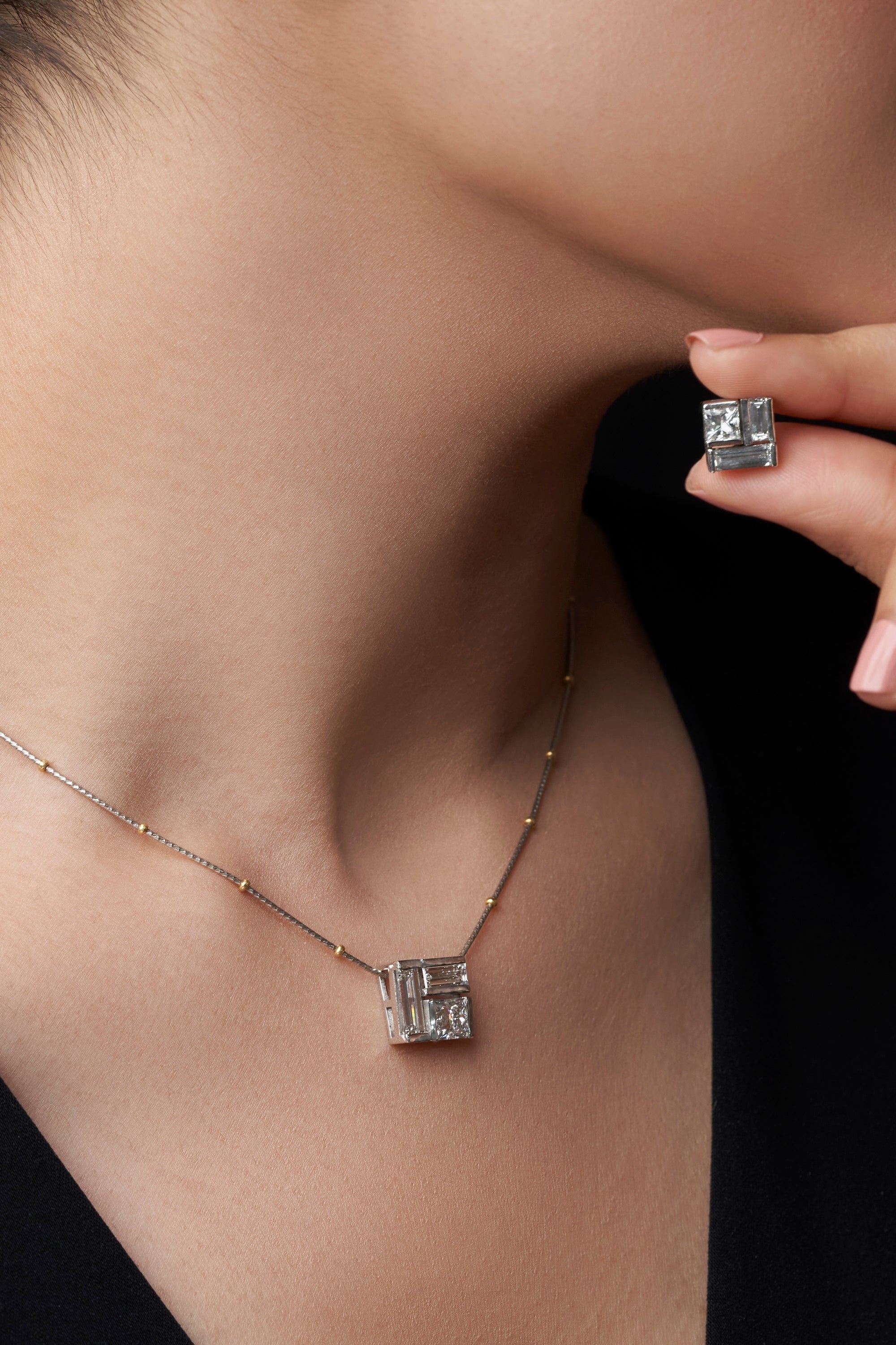 Square diamond pendant necklace